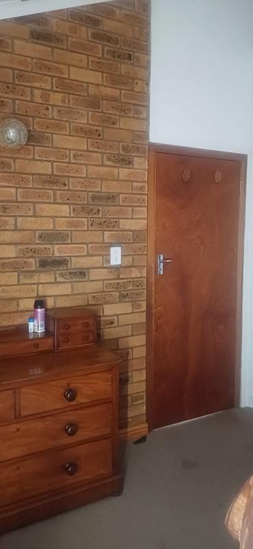 5 Bedroom Property for Sale in Sandbaai Western Cape